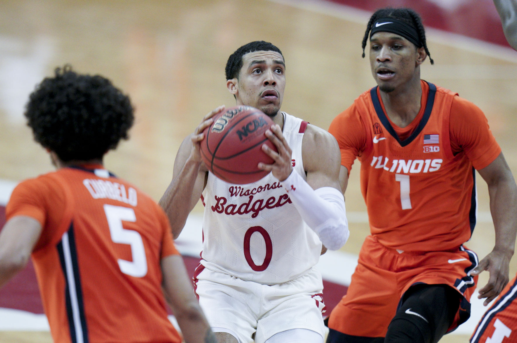 Illinois 74, UW 69